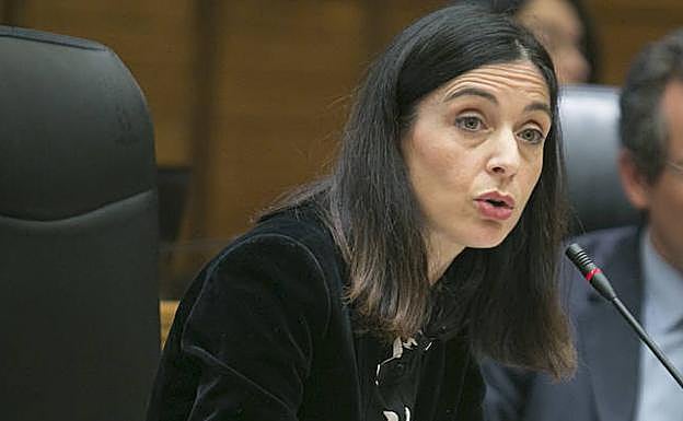 Ana Braña en un Pleno del Ayuntamiento de Gijón.