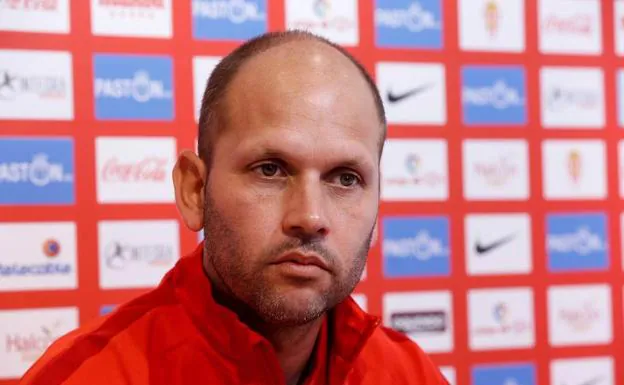 José Alberto, durante la rueda de prensa tras el entrenamiento del Sporting.