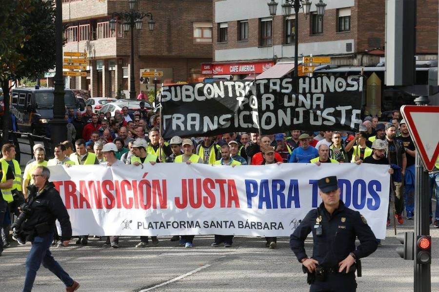 La 'marcha negra', que el domingo partió de El Bierzo (León), han llegado a la capital asturiana tras 153,5 kilómetros recorridos por una transición energética justa.