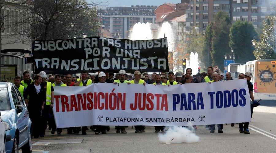 La 'marcha negra', que el domingo partió de El Bierzo (León), han llegado a la capital asturiana tras 153,5 kilómetros recorridos por una transición energética justa.