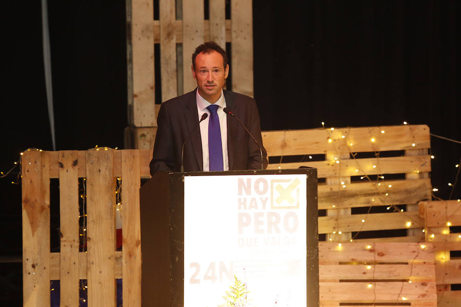 El auditorio José Barrera acogió el acto institucional con motivo del Día Internacional contra la Violencia de Género