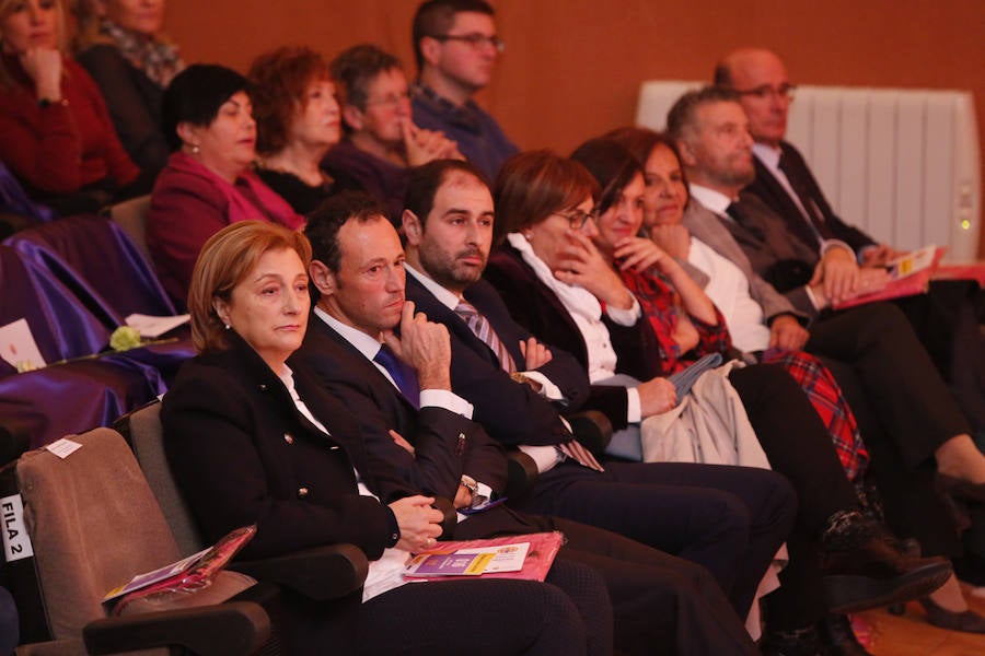 El auditorio José Barrera acogió el acto institucional con motivo del Día Internacional contra la Violencia de Género