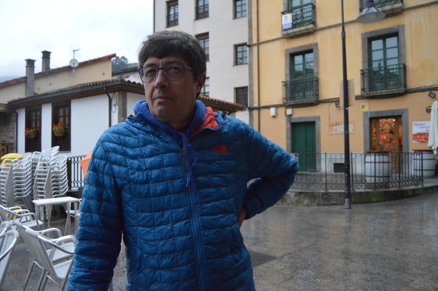 Julio Santiago. 53 años. Prejubilado. Cangas del Narcea. «Es una cuestión cultural. Se ha avanzado mucho, pero queda mucho por hacer»