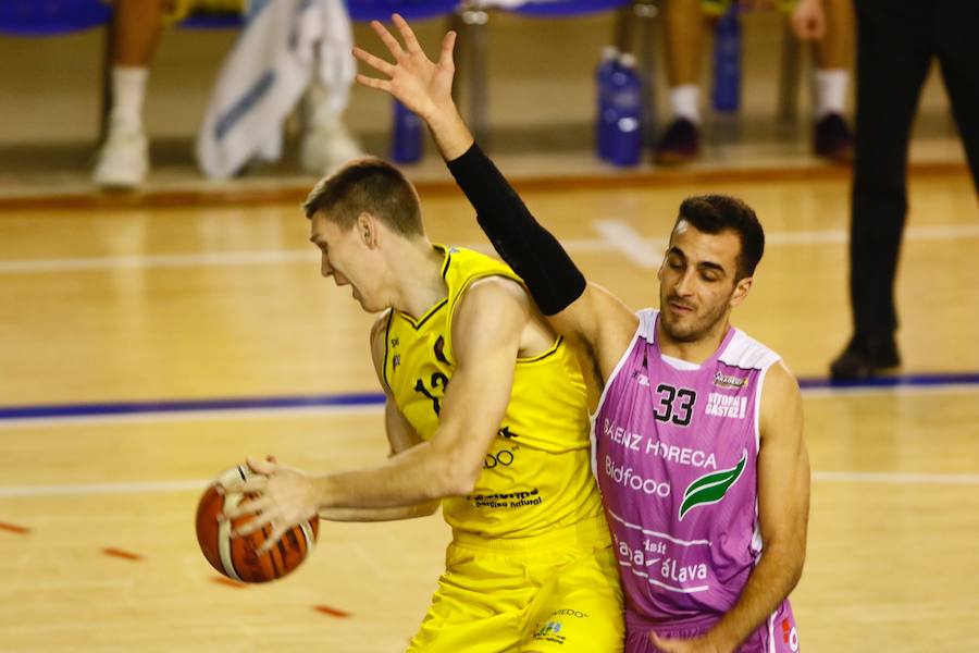 Fotos: Araberri 74 - 72 Liberbank Oviedo, en imágenes