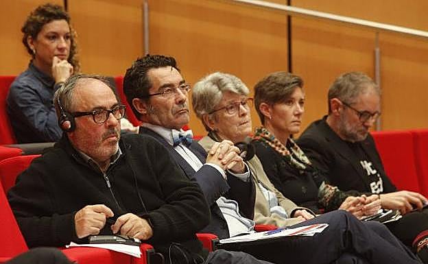 «El 'hazlo tú mismo' no sirve en salud», dicen los expertos