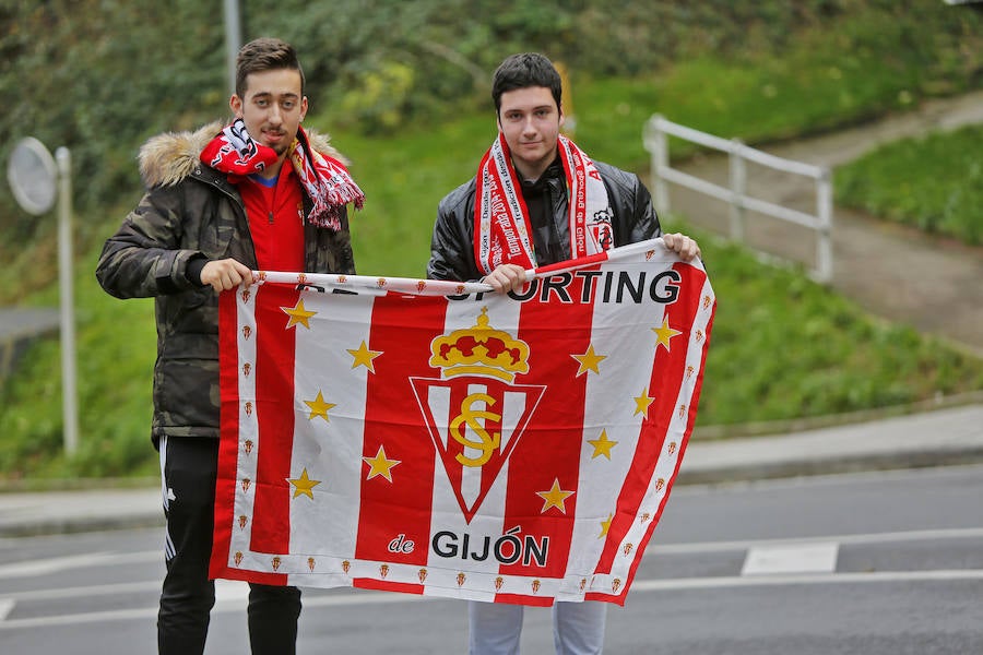 La afición rojiblanca llenó de alegría el campo del Eibar durante el encuentro de Copa del Rey