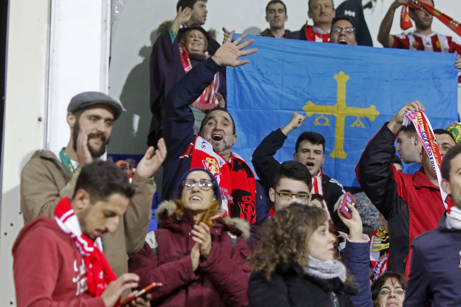 La afición rojiblanca llenó de alegría el campo del Eibar durante el encuentro de Copa del Rey