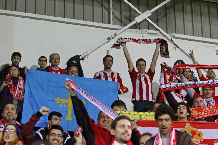 La afición rojiblanca llenó de alegría el campo del Eibar durante el encuentro de Copa del Rey