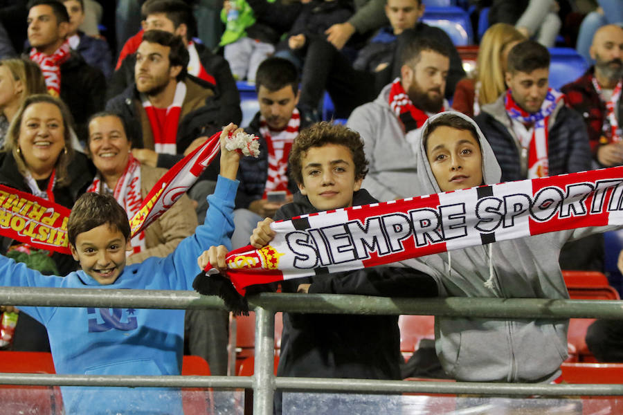 La afición rojiblanca llenó de alegría el campo del Eibar durante el encuentro de Copa del Rey