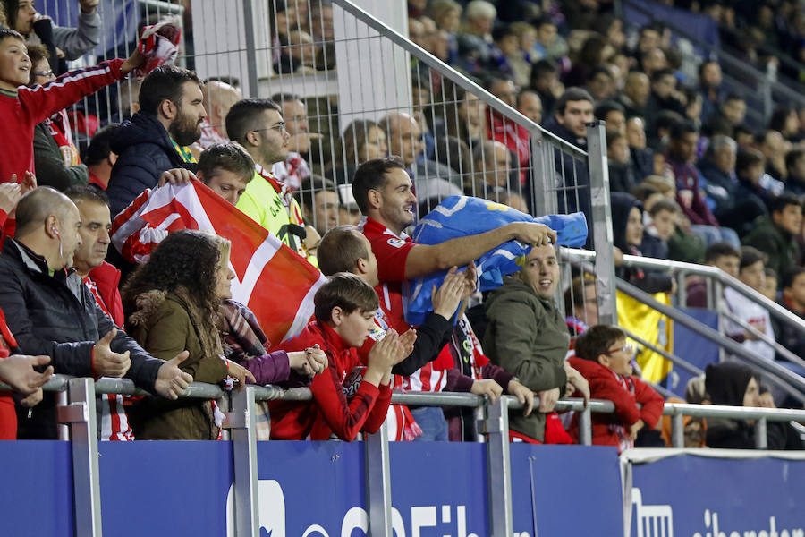 La afición rojiblanca llenó de alegría el campo del Eibar durante el encuentro de Copa del Rey