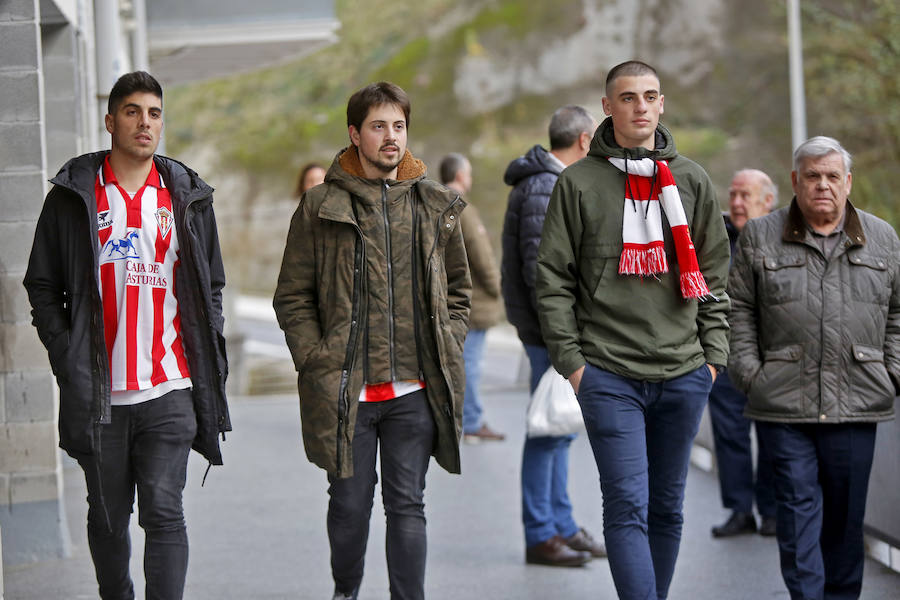 La afición rojiblanca llenó de alegría el campo del Eibar durante el encuentro de Copa del Rey