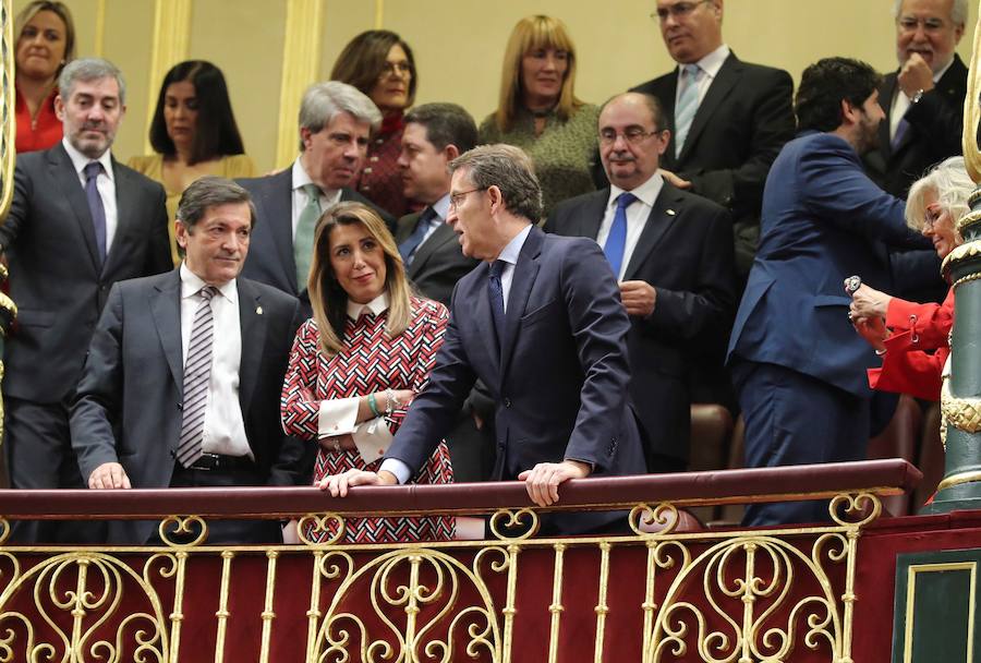 Javier Fernández (abajo-i), Susana Díaz (abajo-2i), Alberto Núñez Feijóo (abajo-d), Fernando Clavijo (arriba-i), Angel Garrido (arriba-2i), Emiliano García-Page (arriba-3i), Javier Lambán (arriba-2d), y Fernando López Miras (arriba-d).