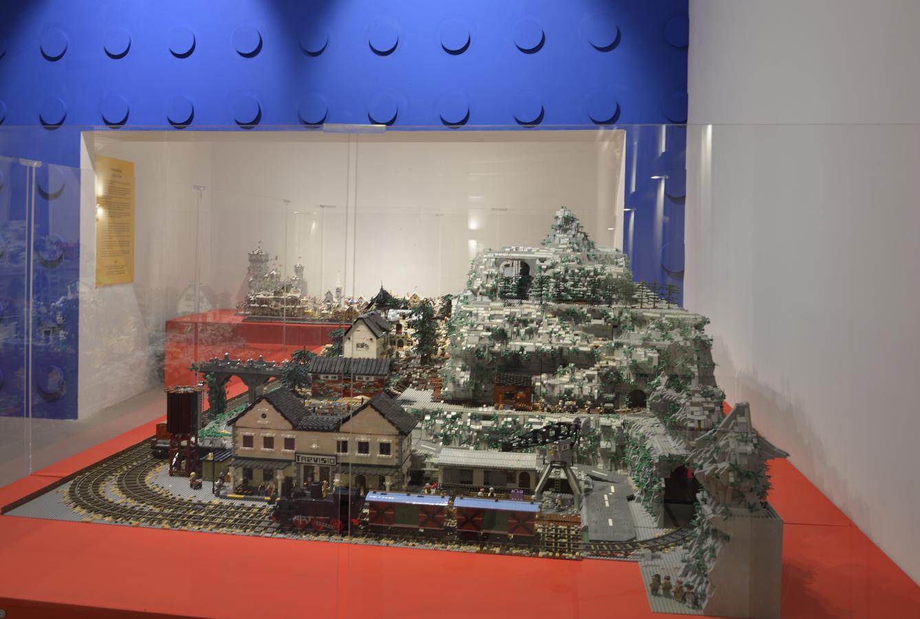 Arquitectos e ingenieros recrean el castillo de 'Juego de Tronos' o el Foro de Augusto con más de un millón de piezas de Lego