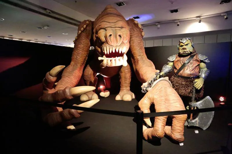 El Centro Comercial Los Fresnos, en Gijón, acoge una exposición hasta el 13 de enero en la que los visitantes podrán adentrarse en el apasionante mundo de Star Wars.