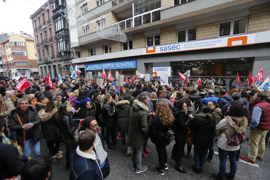 Se concentran en demanda de una subida salarial