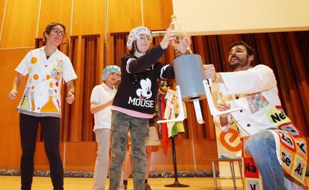 El experimento de los cohetes espaciales, en el Auditorio. 