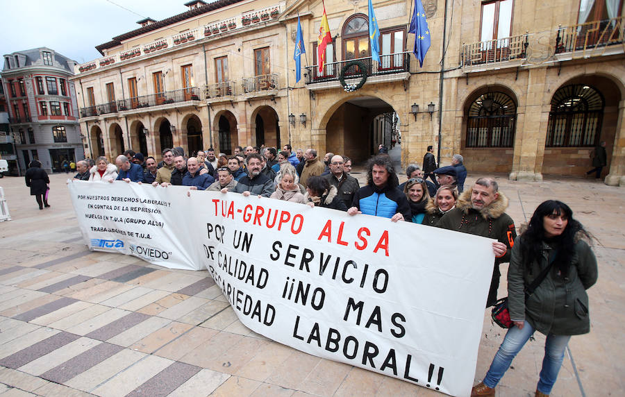 La tercera jornada de huelga en TUA, empresa concesionaria del servicio urbano de autobús de Oviedo, se desarrolla sin incidencias y con el cumplimiento de los servicios mínimos