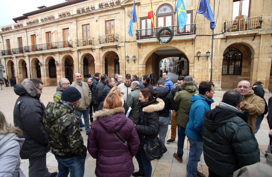 La tercera jornada de huelga en TUA, empresa concesionaria del servicio urbano de autobús de Oviedo, se desarrolla sin incidencias y con el cumplimiento de los servicios mínimos