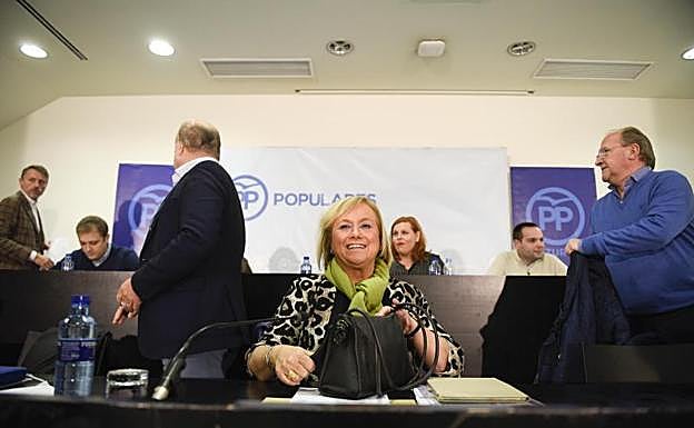 Mercedes Fernández en el comité ejecutivo regional del PP.