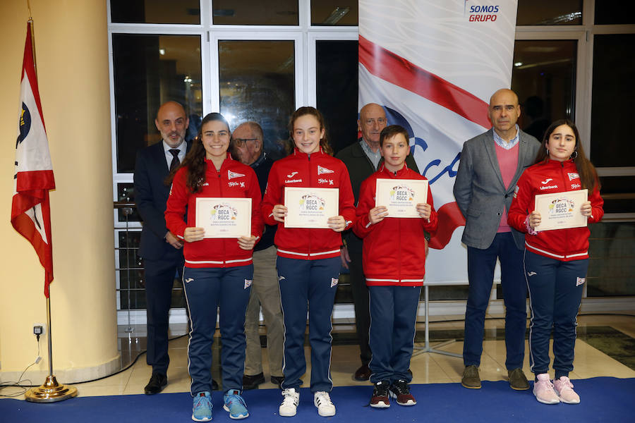 Fotos: El Grupo Covadonga entregó sus becas a 124 deportistas