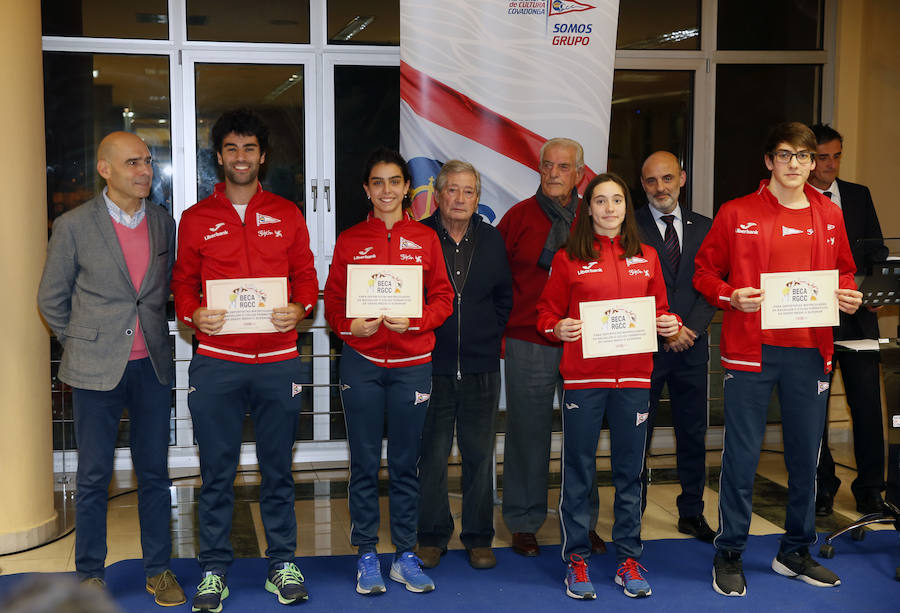 Fotos: El Grupo Covadonga entregó sus becas a 124 deportistas