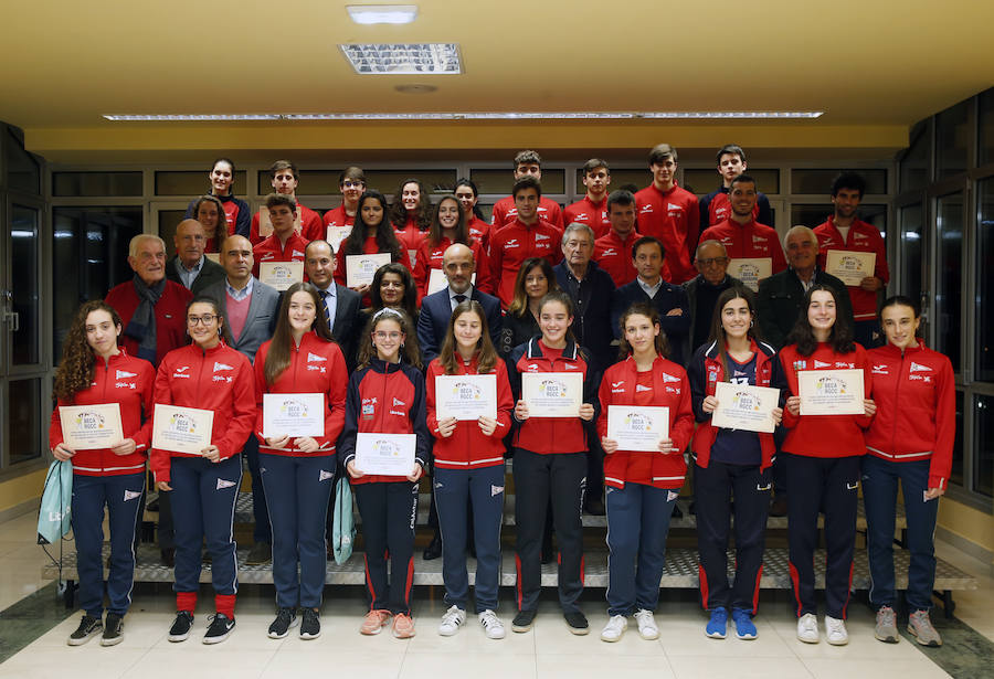 Fotos: El Grupo Covadonga entregó sus becas a 124 deportistas