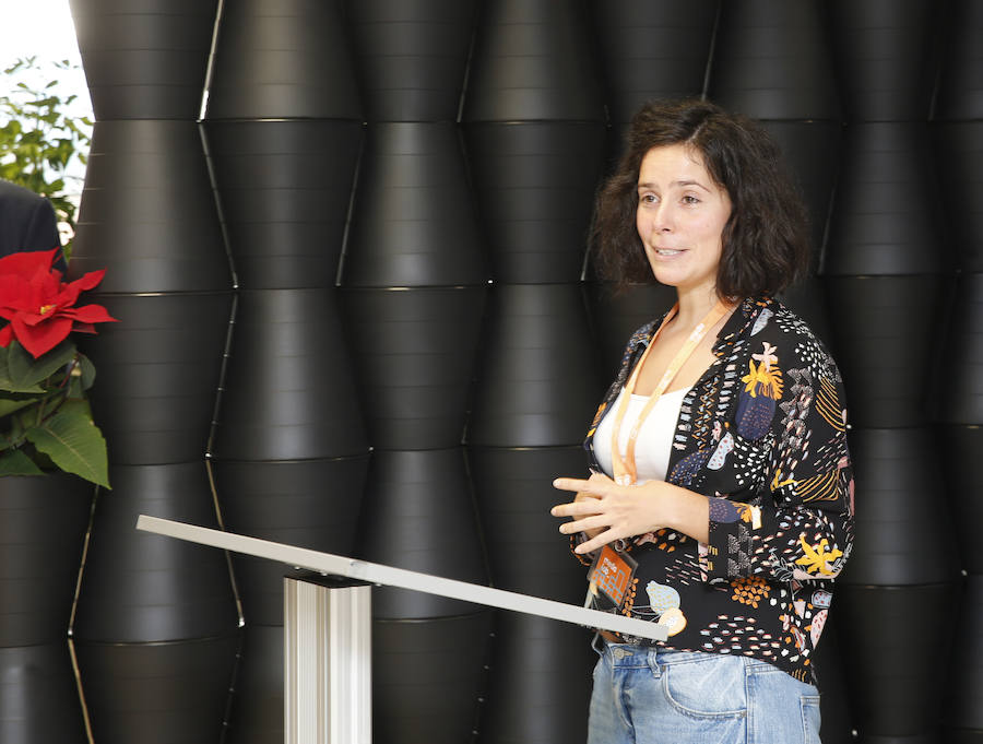 El rector de la Universidad, Santiago García Granda, inauguró el laboratorio de tecnología y diseño en el edificio polivalente de la Escuela Politécnica de Ingeniería.