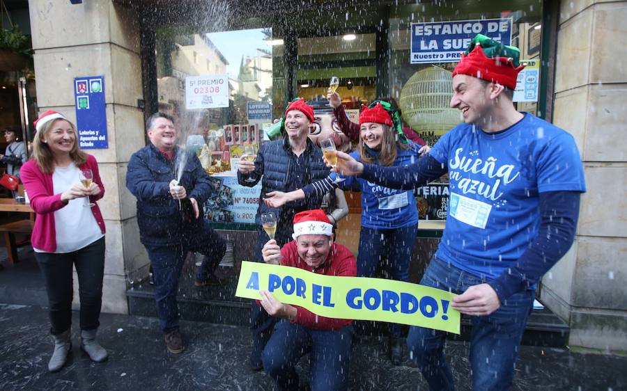 El Gordo (3347) han ido para Gijón, Oviedo, Mieres y Piloña; el tercero (4211), para Gijón, Villaviciosa y Turón (Mieres); el cuarto (67774), para Gijón y Cangas del Narcea; y tres quintos premios (29031-18596 y 2308) para para Cangas del Narcea, Avilés, Gijón y Oviedo. 