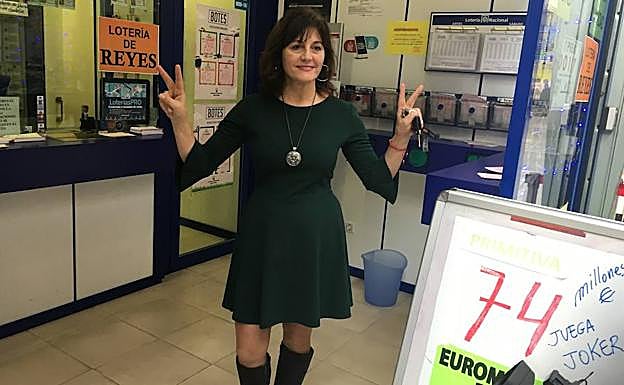 María José Iglesias, la lotera de la administración de Mieres en la que tocó el Gordo.