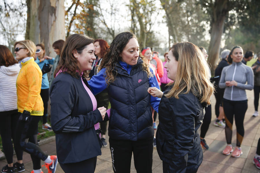 Un grupo de mujeres corre con Cristina Mitre en el Kilometrín dentro de la plataforma para que las mujeres salgan a correr en grupo y seguras 