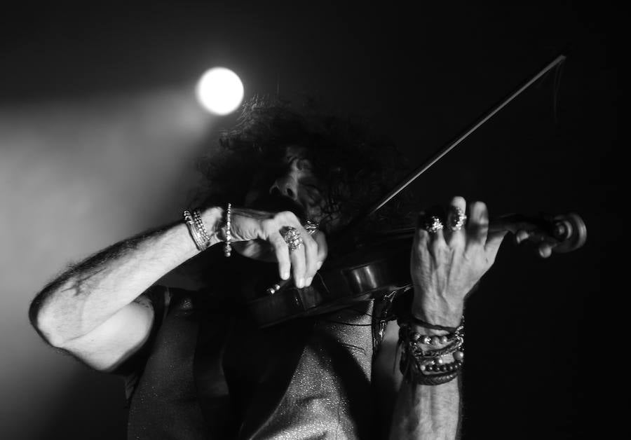 El violinista no defraudó con 'La increíble gira del violín' en su actuación en el Palacio de Deportes de Gijón. Un concierto enmarcado en el Metrópoli Winter 2018
