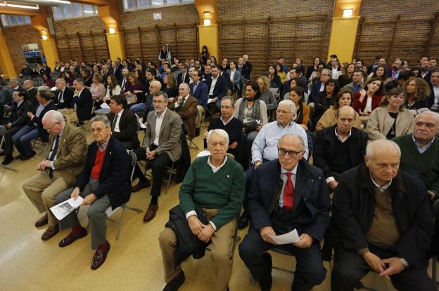 Asistentes al día de los antiguos alumnos de la Inmaculada. 