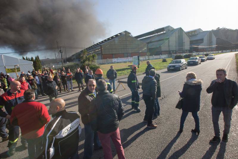 El acto de protesta se produce mientras se mantienen negociaciones con la empresa para el comienzo del ERE.