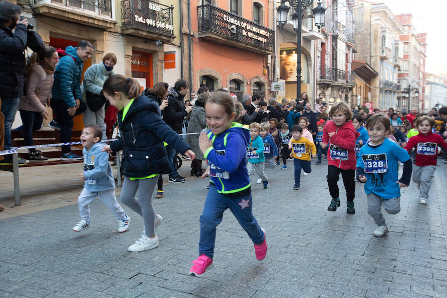 Fotos: ¿Estuviste en la San Silvestre de Avilés? ¡Búscate!