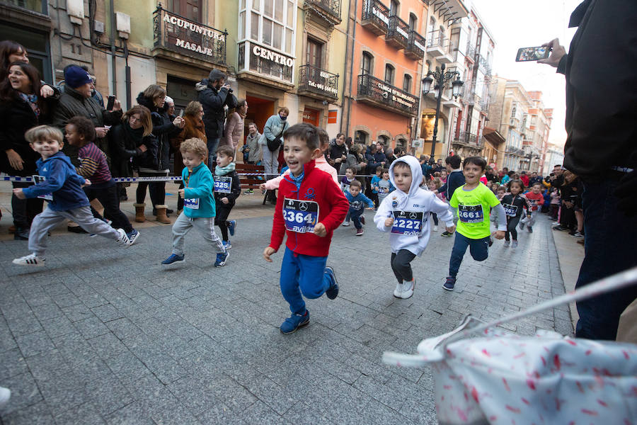 Fotos: ¿Estuviste en la San Silvestre de Avilés? ¡Búscate!