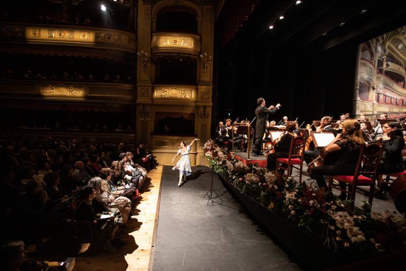 La Orquesta Sinfónica Ciudad de Avilés ofreció su primer recital del 2019 ante un numeroso público.