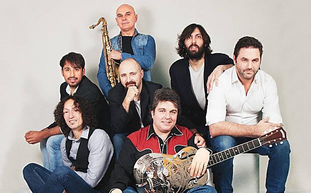 Real Straits, en una imagen promocional 