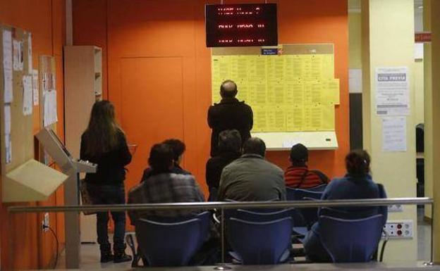 El paro en Asturias bajó en 3.743 personas en 2018