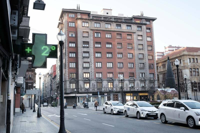 Gijón, Cangas del Narcea, Oviedo o Pajeres, al igual que otros muchos rincones de la región, amanecieron cubiertas de hielo