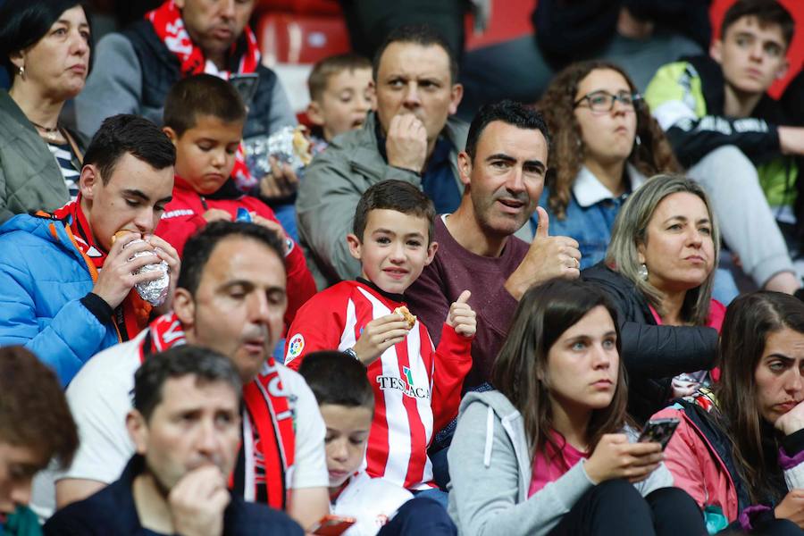 Fotos: ¿Estuviste en el Sporting - Valencia (2-1)? ¡Búscate!