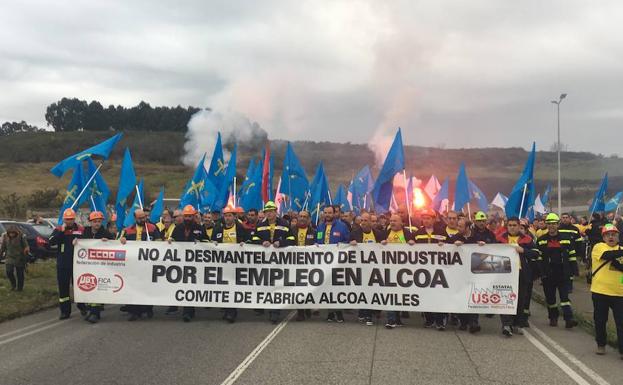 Así ha sido la marcha para defender los puestos de trabajo en Alcoa