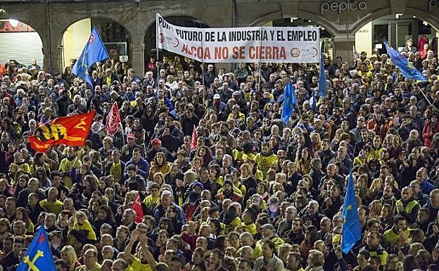 Avilés acogió una multitudinaria manifestación de apoyo a los trabajadores de Alcoa el pasado mes de noviembre. 