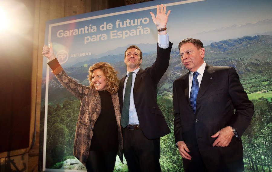 El presidente del PP acude al Hotel de la Reconquista en el que ha tenido lugar el acto oficial de presentación de Teresa Mallada como candidata a la Presidencia del Principado y de Alfredo Canteli como candidato al Ayuntamiento de la capital asturiana