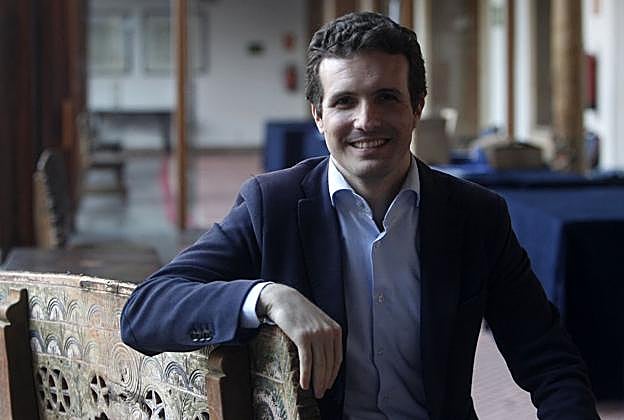Pablo Casado, en el hall del hotel de la Reconquista, donde el viernes presentó a Teresa Mallada y Alfredo Canteli como candidatos al Principado y a la Alcadía de Oviedo. 