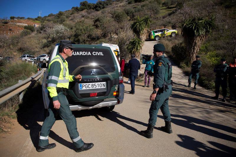 Continúan las labores de búsqueda del niño de dos años que cayó este domingo mientras jugaba a un pozo de 150 metros en la zona de Totalán.