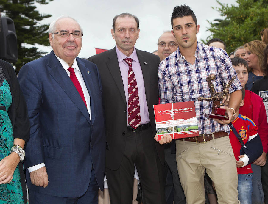 Vicente Álvarez Areces, como primer edil de Gijón, fue fundamental para facilitar la transformación del Sporting en Sociedad Anónima Deportiva y evitar su desaparición