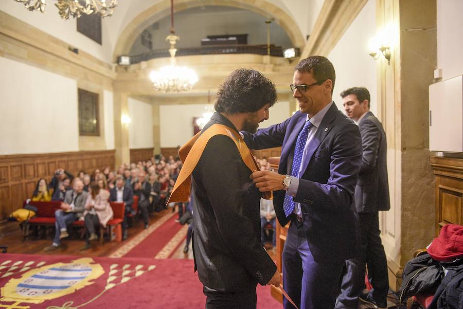 El acto académico de entrega de diplomas de la Escuela de Ingeniería Informática de Oviedo tuvo lugar en Paraninfo del Edificio Histórico y estuvo presidido por la vicerrectora de Recursos Materiales y Tecnológicos de la Universidad de Oviedo.