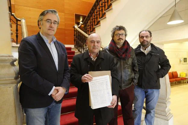 Pablo González, Gregorio Ibáñez, José Joaquín Argüelles y Raimundo García, con las firmas. 