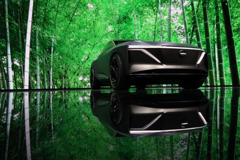 Los SUV, camiones y coches deportivos son los protagonistas de un devaluado salón del automóvil de Detroit, en el que habrá menos fabricantes y más incertidumbre. Más allá de VW, los fabricantes alemanes abandonaron el salón de Detroit este año ante la competencia con otros eventos. Los analistas prevén una ralentización en las ventas en 2019, tras una década de crecimiento.