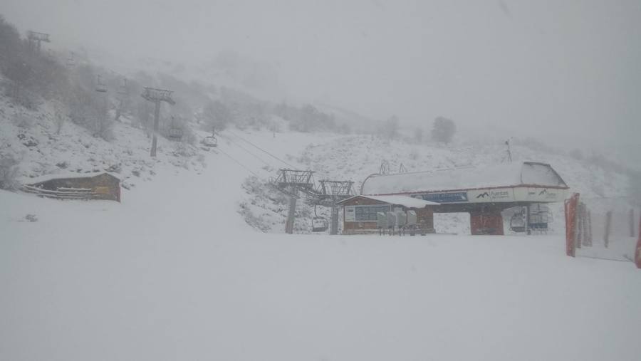 Las estaciones de esquí siguen cerradas el fin de semana a la espera de más nieve